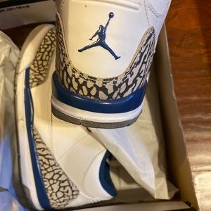 Jordan 3 size 3Y